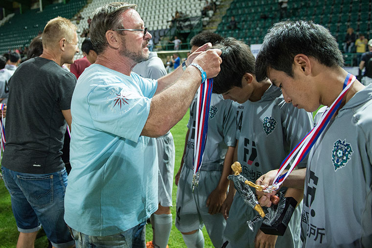 Silver medals for the Japanese team of Avispa Fukuoka, 2017