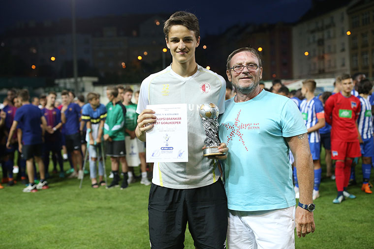 František Vondráček accompanied by Slavia Praha keeper Jakub Surovčík, 2018